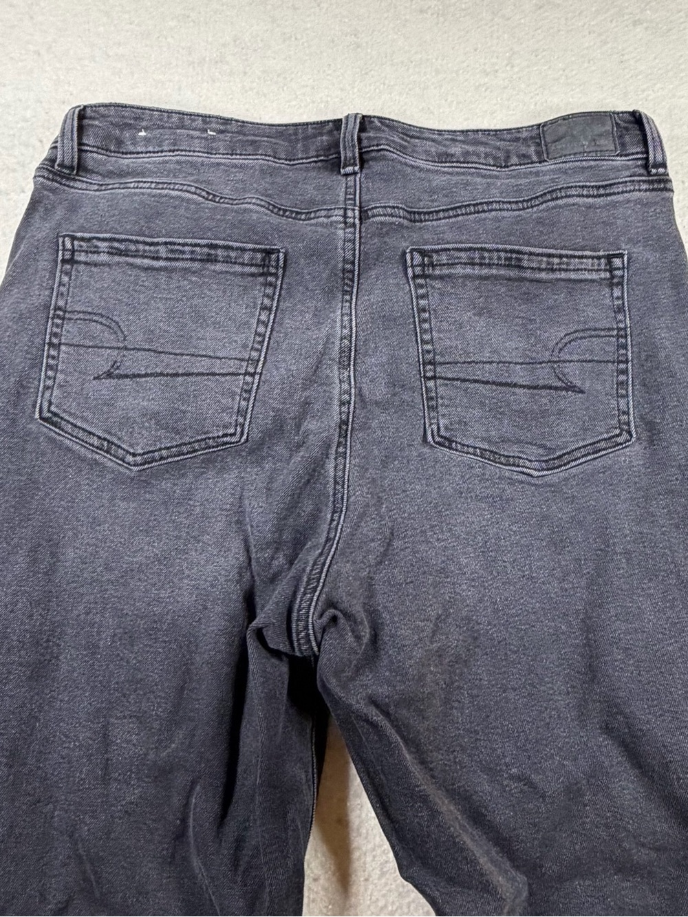 American Eagle Women’s Regular Fit Stretch Straight Leg Black Jeans Size 14 - Picture 4 of 6